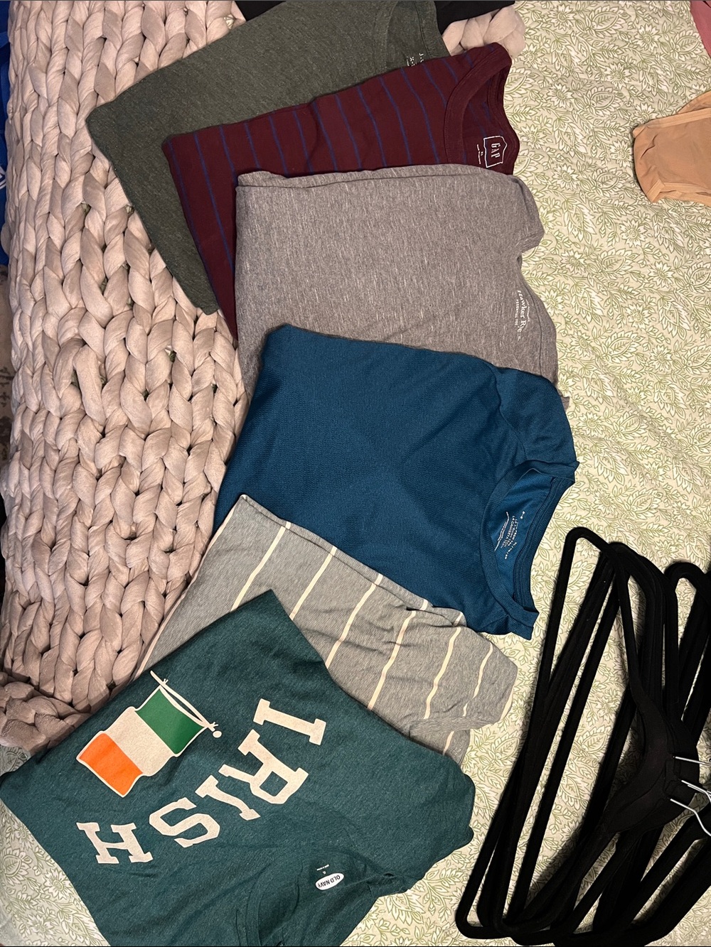 Men’s short sleeve tee shirt bundle. Size XL